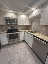20 Hurdis St in North Providence, RI - Foto de edificio - Building Photo