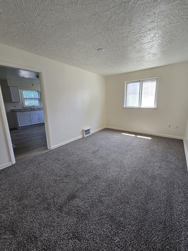 property at 72 W Summit St