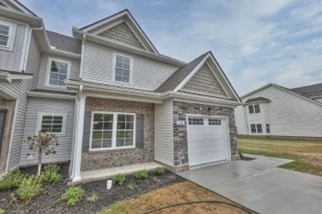 177 Creek Wood Rd in Manchester, TN - Building Photo - Building Photo