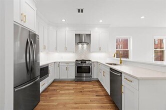 30 Wilkinson Ave in Jersey City, NJ - Building Photo - Building Photo