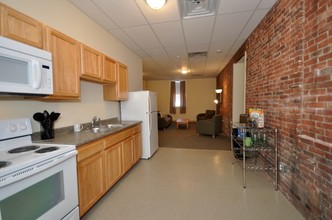 Dillon Hall Apartment Complex in Fitchburg, MA - Foto de edificio - Interior Photo