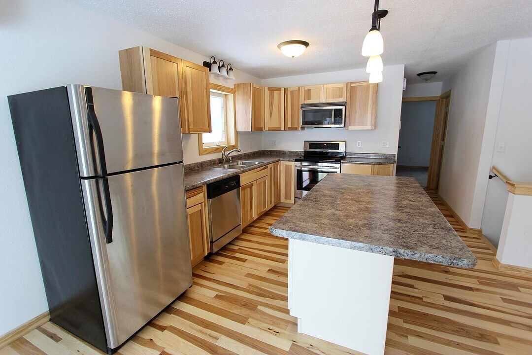 902 3rd Ave N in Moorhead, MN - Building Photo