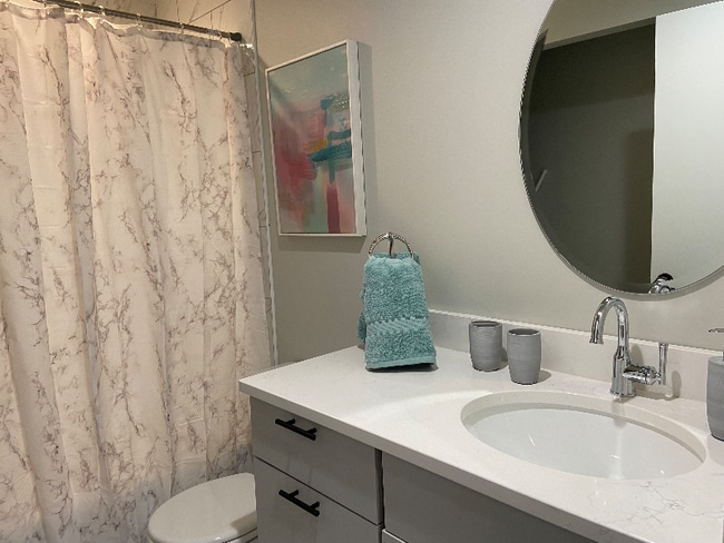 204 SW Normandy Rd in Normandy Park, WA - Building Photo - Building Photo