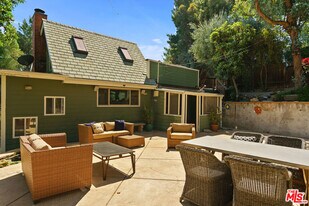 2026 Topanga Skyline Dr in Topanga, CA - Building Photo