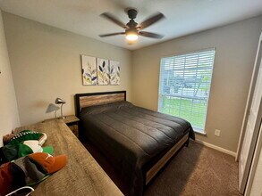 111 Hawk Cir in Luling, TX - Building Photo - Building Photo