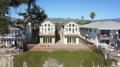6633 Del Playa Dr in Goleta, CA - Building Photo - Building Photo