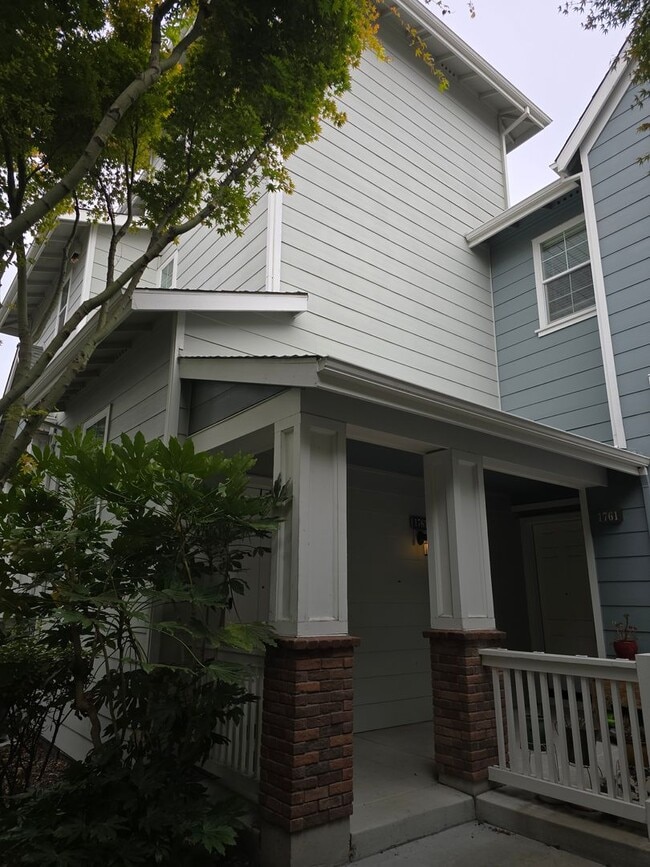 property at 1765 Northshore Dr