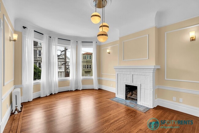 property at 2858 Washington St