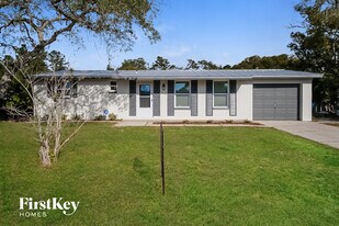9479 Purdy St in Spring Hill, FL - Building Photo