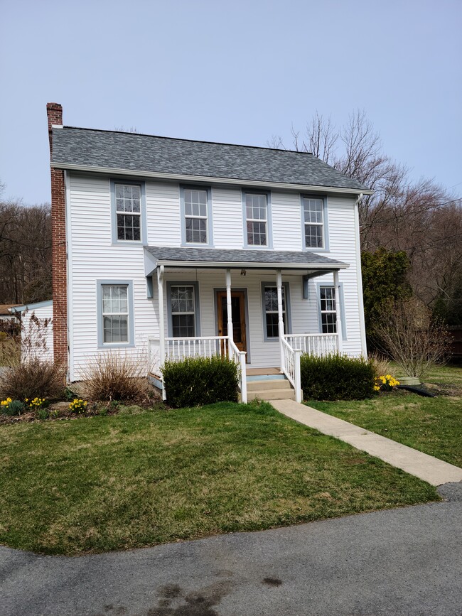 2985 Main Rd E, Unit 1st Floor