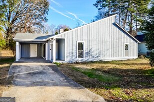 5720 Twain Dr in Ellenwood, GA - Building Photo