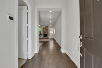 17744 Sage Ln in Dallas, TX - Building Photo - Building Photo