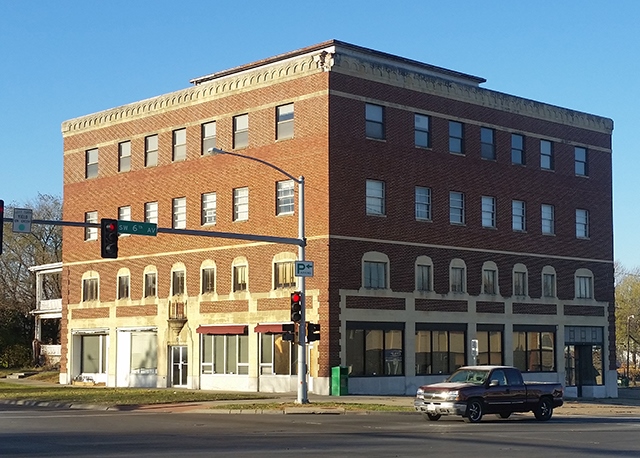 Casson Building in Topeka, KS - Building Photo