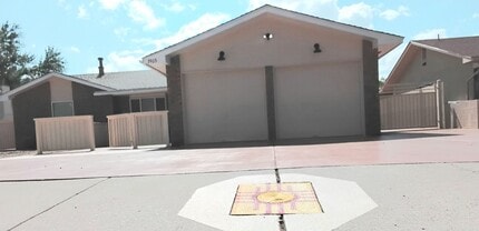 7405 Mayflower Rd NE in Albuquerque, NM - Building Photo - Building Photo
