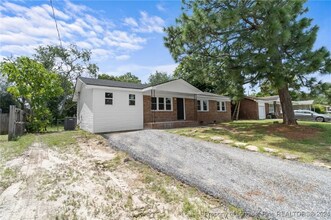 415 Palmerland Dr in Hope Mills, NC - Building Photo - Building Photo