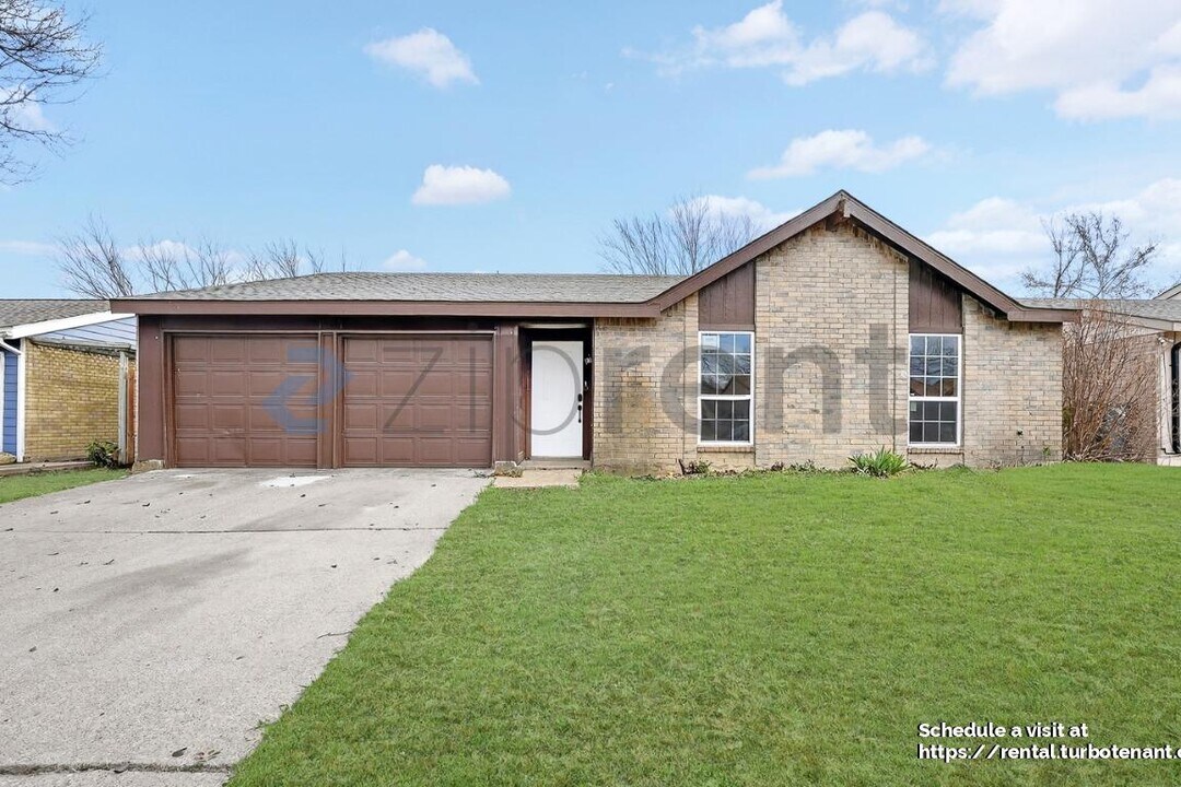 2505 Clearwood Dr in Arlington, TX - Building Photo