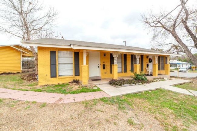 303 Babcock Rd in San Antonio, TX - Building Photo - Building Photo