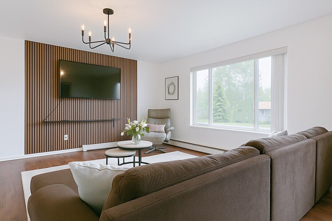 3300 Chaparral Cir in Anchorage, AK - Building Photo