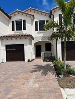 24559 SW 119th Pl in Princeton, FL - Building Photo