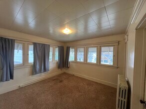 222 Lafayette Ave NE, Unit 2 in Grand Rapids, MI - Foto de edificio - Building Photo