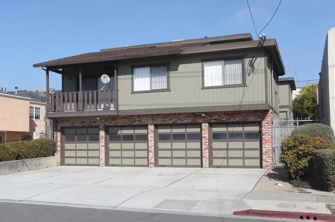 466 Baden Ave in South San Francisco, CA - Building Photo