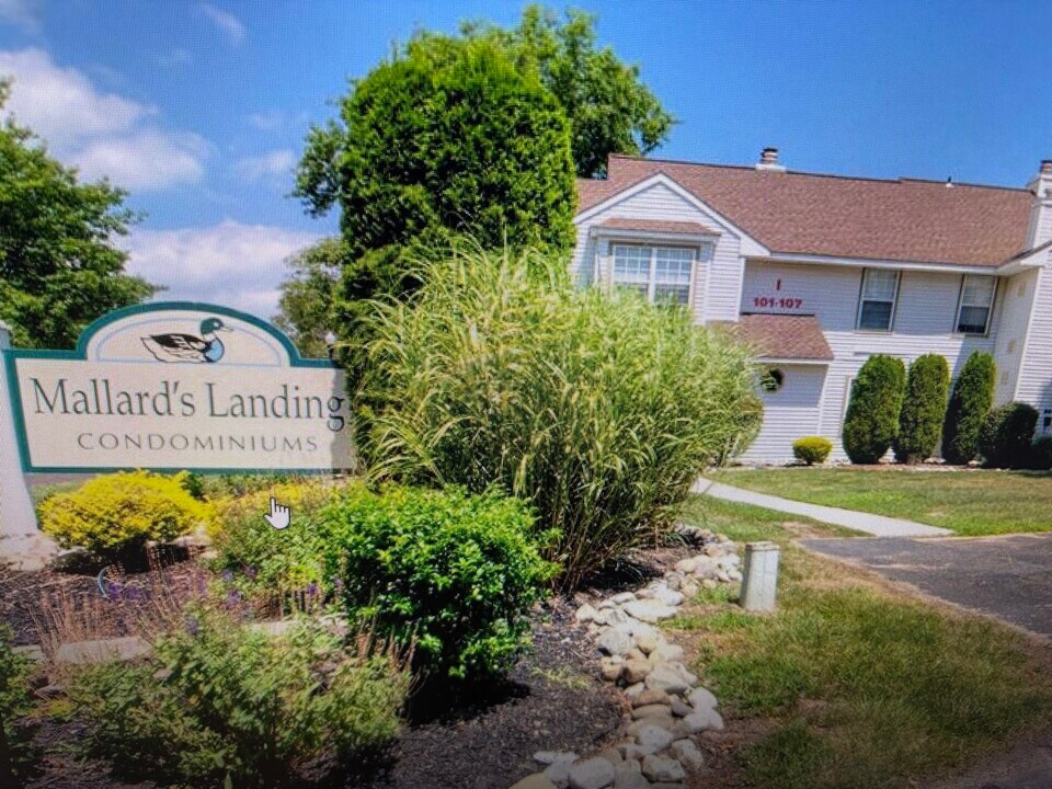 139 S Edgewater Dr, Unit Mallards Landing in Galloway, NJ - Building Photo