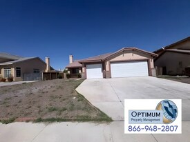 11860 Lupin Rd in Adelanto, CA - Building Photo