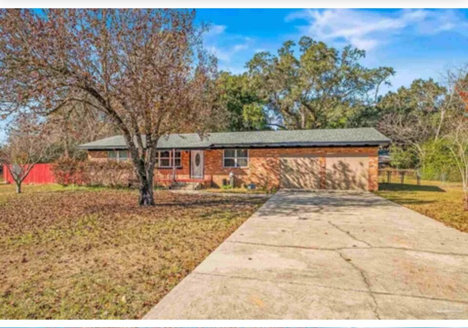 8631 Messick St in Pensacola, FL - Building Photo