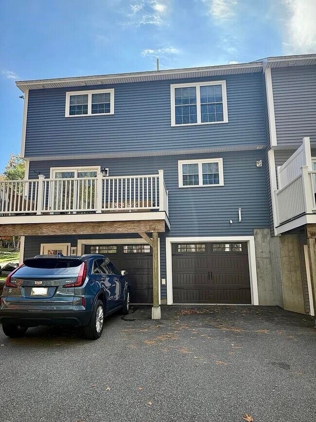 21 Morgan Ct in Kittery, ME - Building Photo - Building Photo