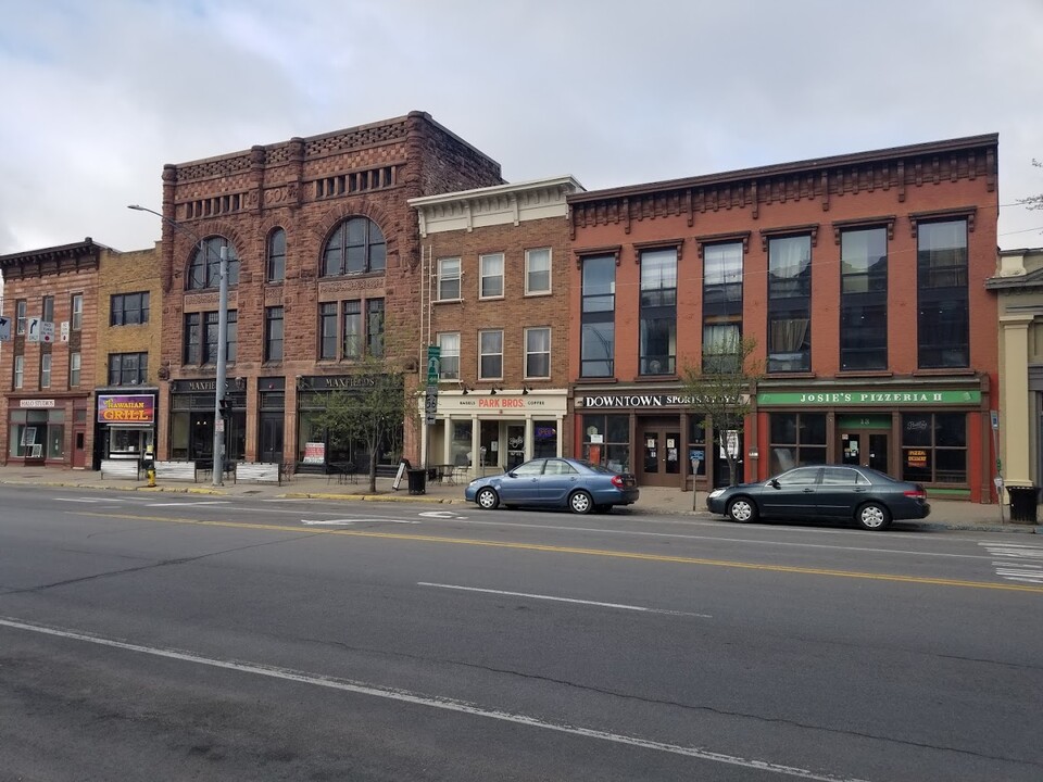 9 Market Street in Potsdam, NY - Building Photo