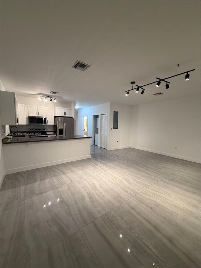 property at 932 SW 10th St