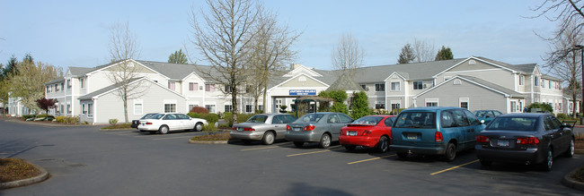 Oaks At Lebanon in Lebanon, OR - Building Photo - Building Photo