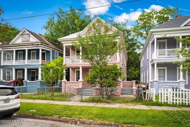 property at 1832 Walnut St