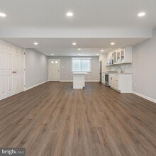 13639 Clarendon Springs Ct in Centreville, VA - Building Photo - Building Photo