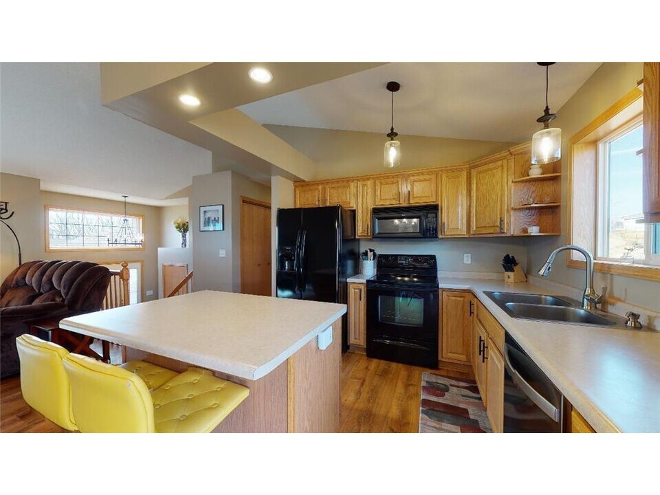 6353 Freedom Ln NW in Rochester, MN - Building Photo