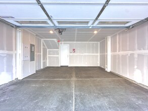 15423 Admiralty Way in Lynnwood, WA - Building Photo - Building Photo