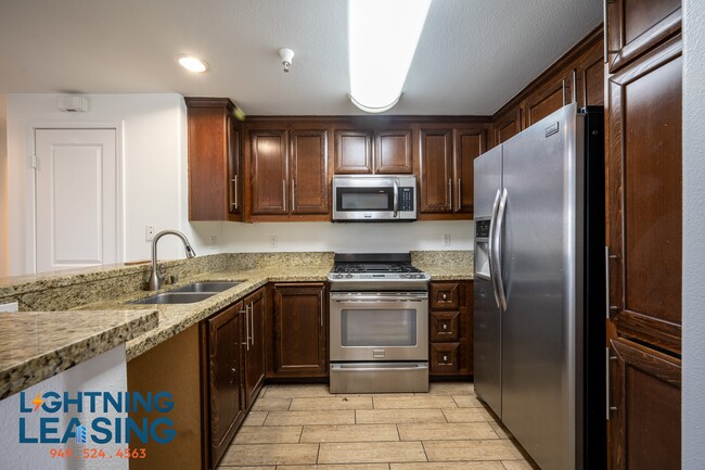 11925-11925 Kling St in Los Angeles, CA - Building Photo - Building Photo
