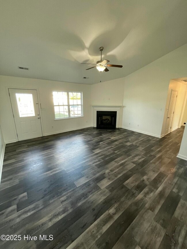 114 Rosemary Ave in Hubert, NC - Building Photo - Building Photo