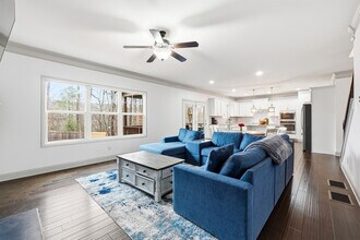 212 Man O War Ct in Canton, GA - Building Photo - Building Photo