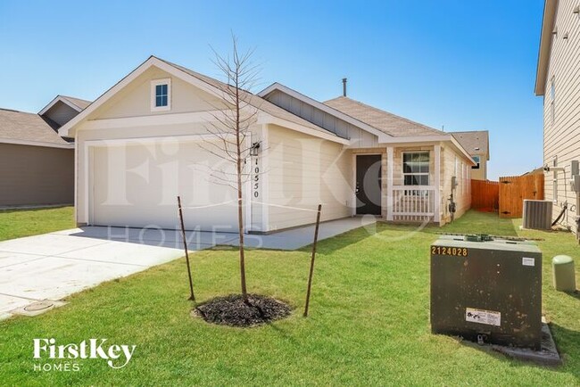 10550 Varmus Dr in Converse, TX - Building Photo - Building Photo