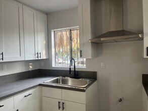 2343 Wall St in Los Angeles, CA - Building Photo - Building Photo