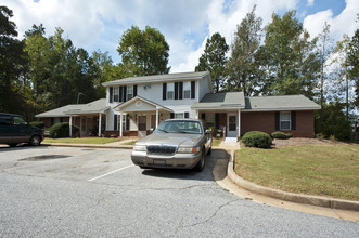 Pine Grove Apartments in Palmetto, GA - Building Photo - Building Photo