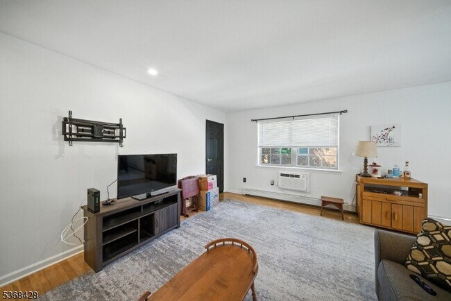 19 Savage Rd in Denville, NJ - Building Photo - Building Photo