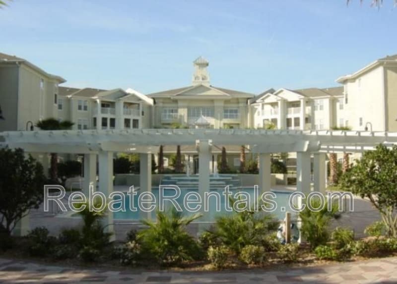 8290 Gate Pkwy W in Jacksonville, FL - Building Photo