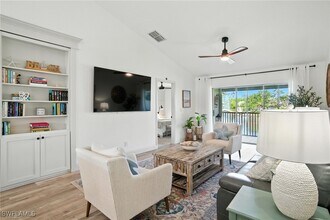 162 Pebble Shores Dr in Naples, FL - Building Photo - Building Photo