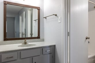 Whitehall Apartments in Topeka, KS - Building Photo - Interior Photo