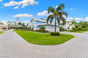 2961 Sanborn Ave in Naples, FL - Building Photo