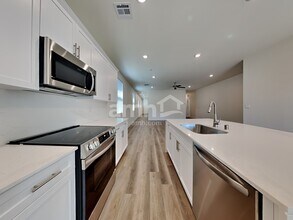 521 Speckled Orchid Pl in Henderson, NV - Building Photo - Building Photo