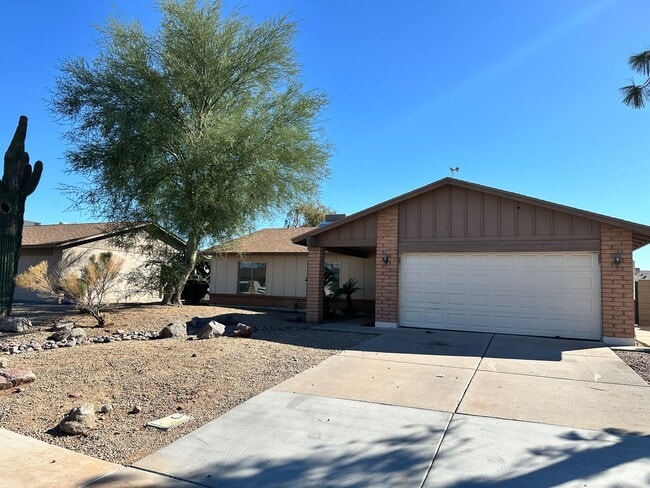 property at 2111 N Los Altos Dr