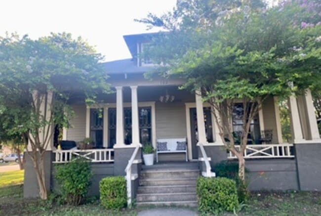 property at 102 N Main St
